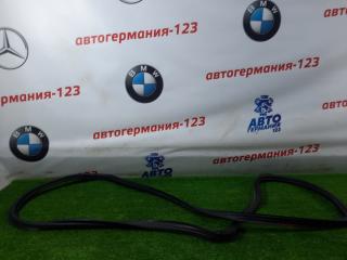 Уплотнитель багажника Mercedes C200 2011