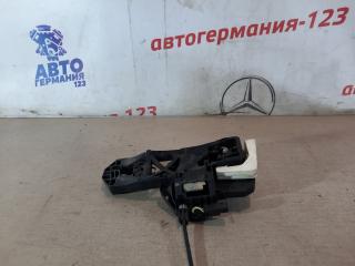 Запчасть кронштейн ручки двери передний левый Mercedes S class 2006