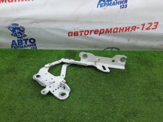 Запчасть петля капота левая BMW 116 2014