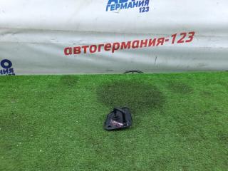 Крючок капота Mercedes C180 2014 контрактная Крючок капота Mercedes C180 2014