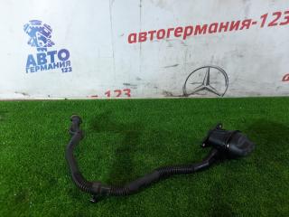 Маслозаливная горловина Mercedes GLA180 2014
