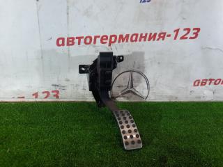 Педаль газа Mercedes GLA180 2014