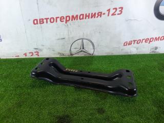 Кронштейн кпп Mercedes C220 2018 контрактная Кронштейн кпп Mercedes C220 2018
