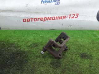 Запчасть скоба суппорта задняя правая Mercedes B180 2012