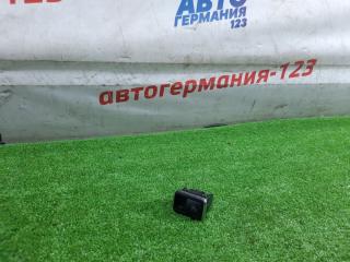 Запчасть кнопка открывания багажника Mercedes CLS350 2011