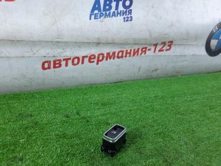 Запчасть кнопка стеклоподъемника Mercedes A180 2018