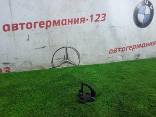 Фото запчасти петля двери багажника Mercedes V220 2016 контрактная запчасть Запчасть петля двери багажника Mercedes V220 2016