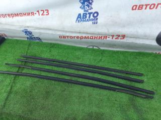 Молдинг стекла BMW X1 2016