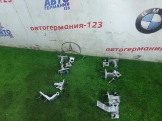 Запчасть петля двери Mercedes A180 2018