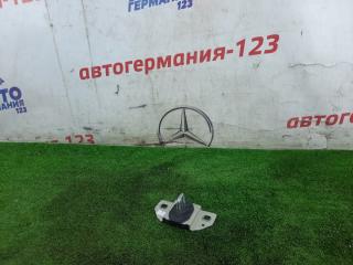 Запчасть петля замка двери Mercedes ML350 2012