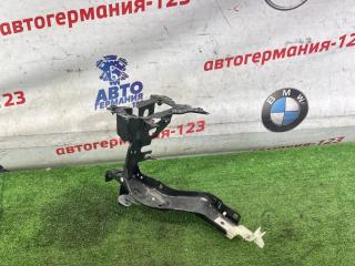 Кронштейн фары левый BMW 520d 2017