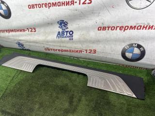 Накладка замка багажника Mercedes V220 2016 контрактная Накладка замка багажника Mercedes V220 2016