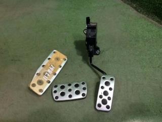 Накладка на педаль Subaru XV 2013 контрактная Накладка на педаль Subaru XV 2013