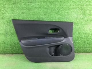 Запчасть обшивка двери передняя левая Honda Vezel 2014