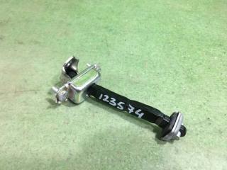 Запчасть ограничитель двери передний левый Subaru Outback 2009