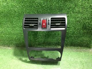 Консоль магнитофона Subaru Forester 2013 контрактная Консоль магнитофона Subaru Forester 2013