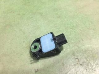 Датчик airbag Toyota Passo 2011