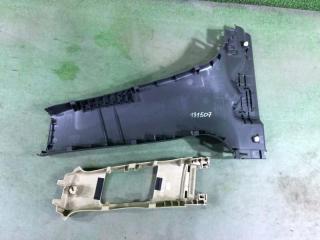Накладка на стойку кузова правая HONDA Civic FD1 R18A Накладка на стойку кузова правая HONDA Civic FD1 R18A
