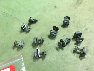 Крепление брызговика SUBARU Impreza контрактная Крепление брызговика SUBARU Impreza