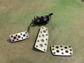 Накладка на педаль Subaru Impreza 2011 контрактная Накладка на педаль Subaru Impreza 2011