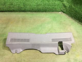 Накладка замка багажника Subaru Impreza 2002 контрактная Накладка замка багажника Subaru Impreza 2002