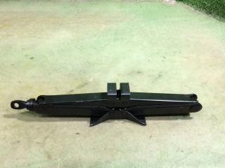 Домкрат Toyota Passo 2014