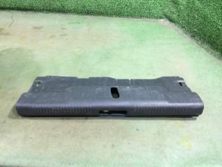 Фото запчасти накладка замка багажника Subaru Impreza 2006 контрактная запчасть Запчасть накладка замка багажника Subaru Impreza 2006