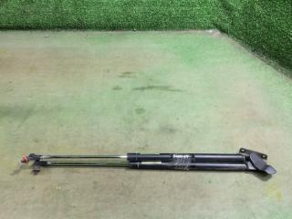 Амортизатор двери багажника Subaru Impreza XV 2010 контрактная Амортизатор двери багажника Subaru Impreza XV 2010