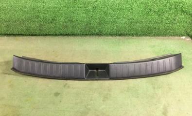 Накладка замка багажника Subaru Impreza XV 2010 контрактная Накладка замка багажника Subaru Impreza XV 2010