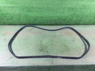 Уплотнительная резинка двери багажника Subaru Impreza XV 2010