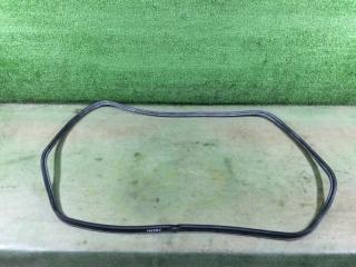 Уплотнительная резинка двери багажника Subaru Impreza XV 2010