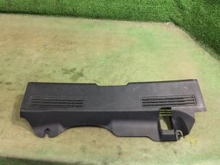 Накладка замка багажника Subaru Impreza 2006 контрактная Накладка замка багажника Subaru Impreza 2006
