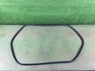 Уплотнительная резинка двери багажника Subaru Impreza 2006