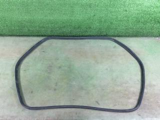 Уплотнительная резинка двери багажника Subaru Impreza 2005