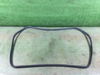 Уплотнительная резинка двери багажника Subaru Impreza 2010