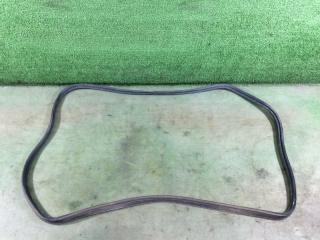 Уплотнительная резинка двери багажника Subaru Impreza 2011