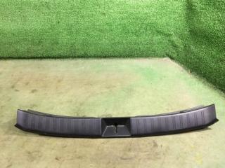 Запчасть накладка замка багажника Subaru Impreza 2011