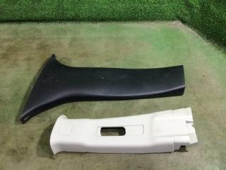 Запчасть накладка на стойку кузова левая Subaru Impreza 2008