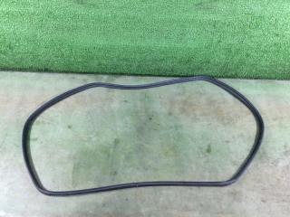 Уплотнительная резинка двери багажника Subaru Impreza 2006