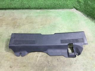 Накладка замка багажника Subaru Impreza 2006 контрактная Накладка замка багажника Subaru Impreza 2006