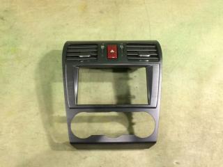 Консоль магнитофона Subaru Impreza 2012