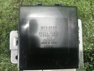 Блок управления дверьми задний правый RX300 1999 MCU15 1MZ