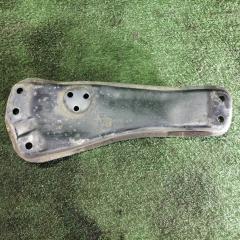 Балка под КПП TOYOTA CHASER 1999