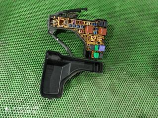 Запчасть блок предохранителей под капот Toyota MARK II 2004