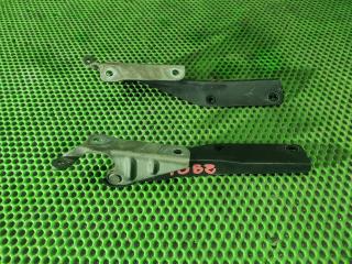 Петли капота Subaru Forester SG5 EJ205 Петли капота Subaru Forester SG5 EJ205