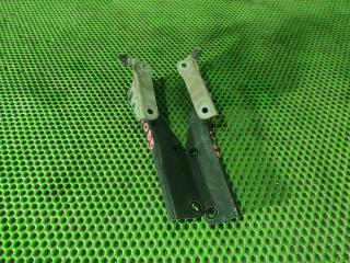 Петли капота Forester 2006 SG5 EJ205 Петли капота Forester 2006 SG5 EJ205