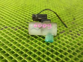 Насос омывателя Subaru Forester 2001 контрактная Насос омывателя Subaru Forester 2001