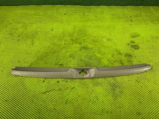 Накладка замка багажника Toyota Noah 2007