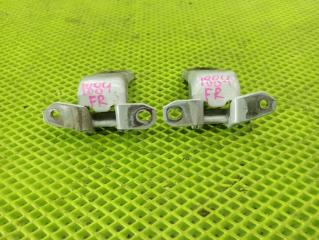 Петли двери передние правые Suzuki Escudo 2005