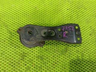 Крепление балки подвески заднее правое Toyota ALTEZZA 2001